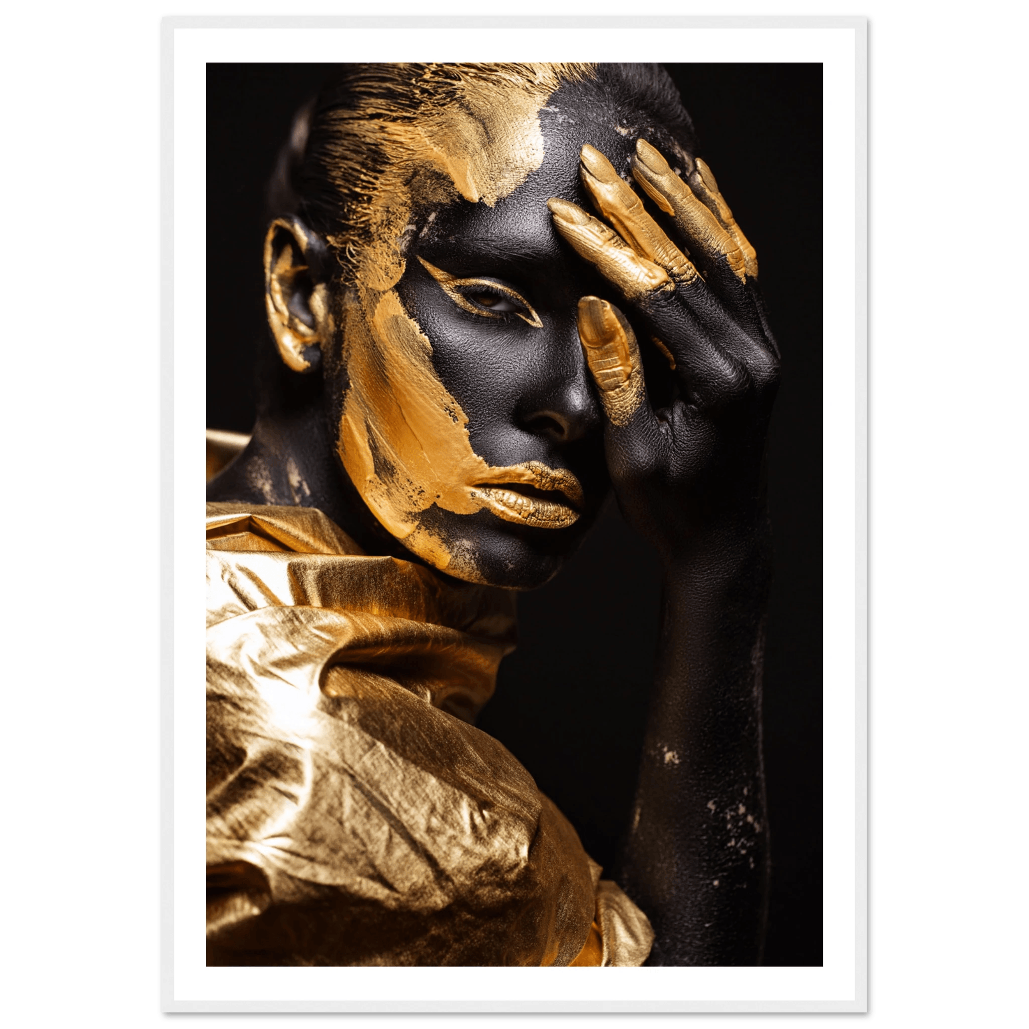 Eclipsed in gold - Poster - Arthena