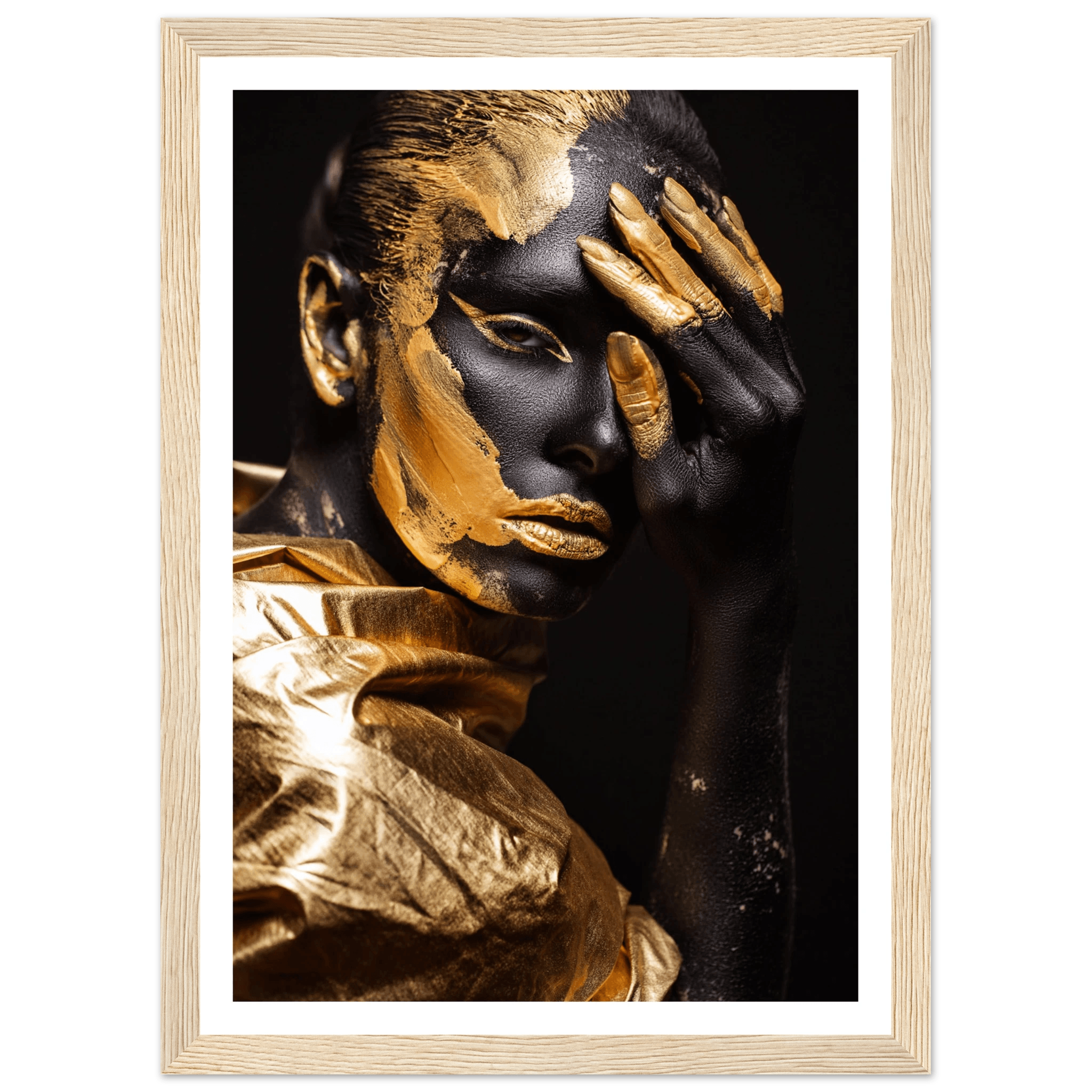 Eclipsed in gold - Poster - Arthena