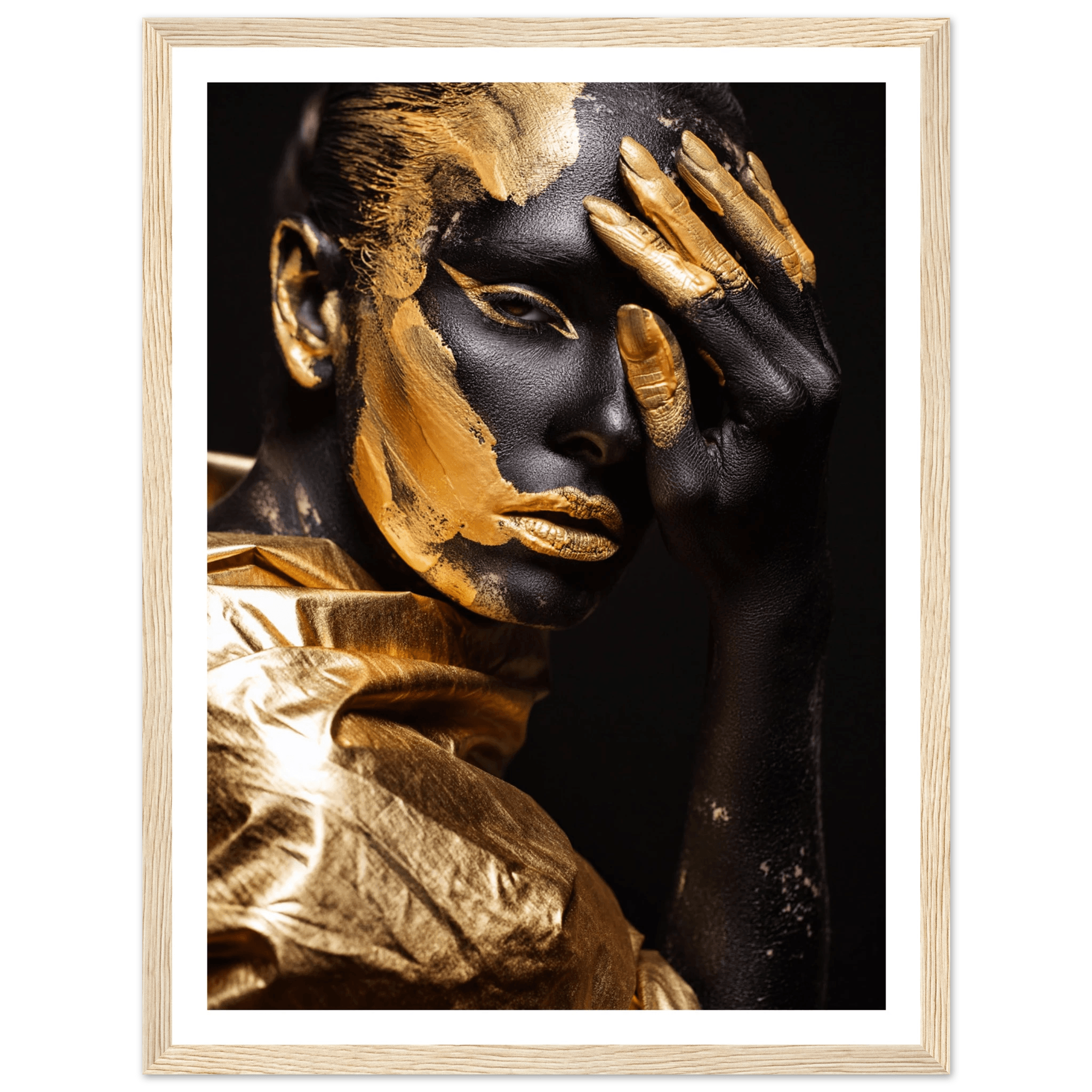 Eclipsed in gold - Poster - Arthena