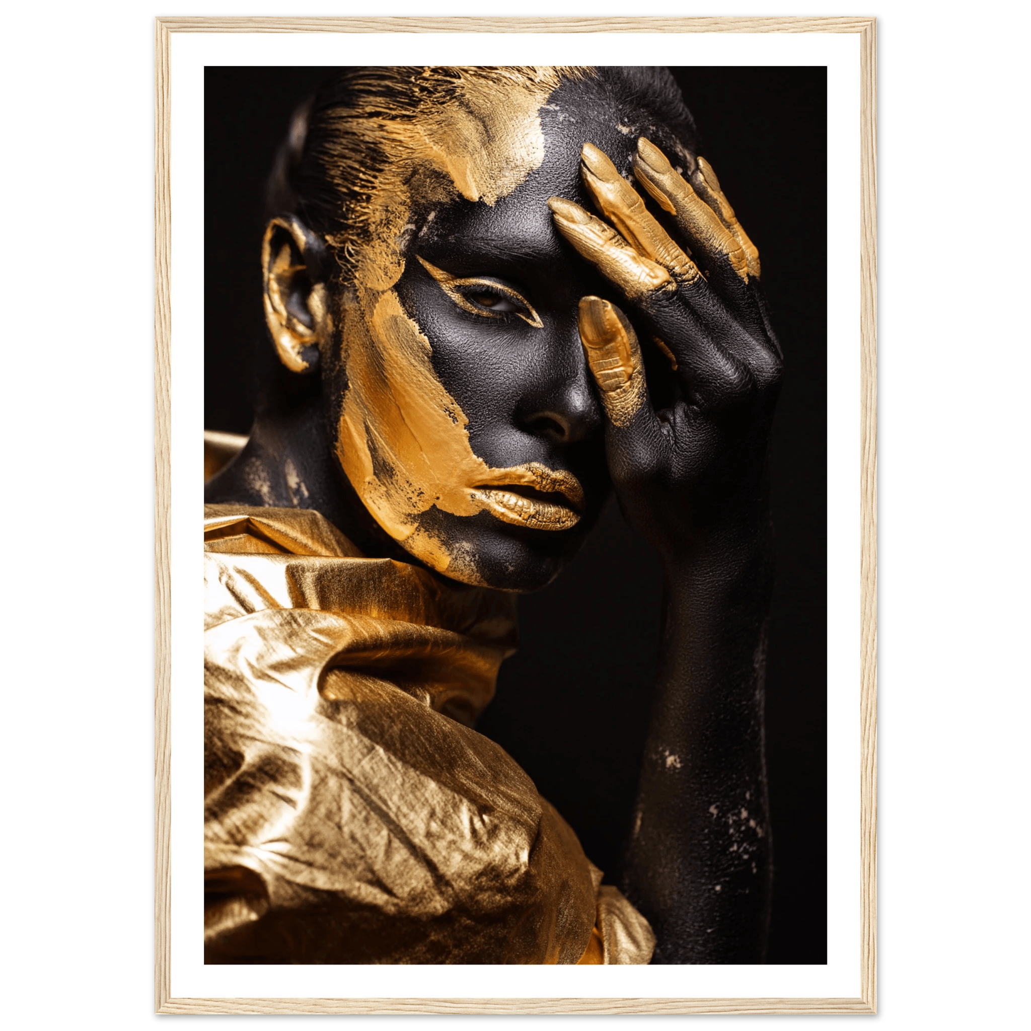 Eclipsed in gold - Poster - Arthena