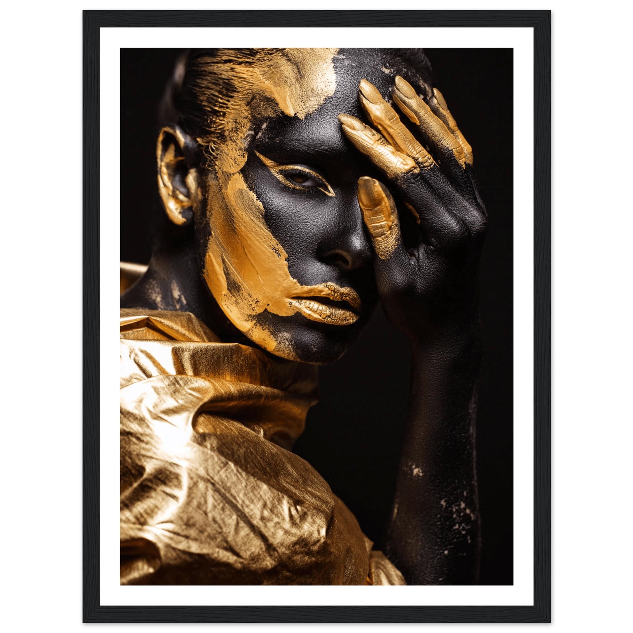 Eclipsed in gold - Poster - Arthena