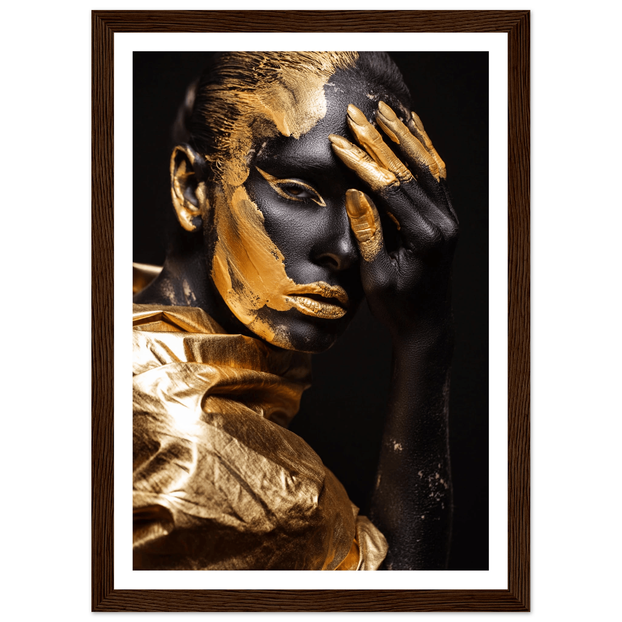 Eclipsed in gold - Poster - Arthena