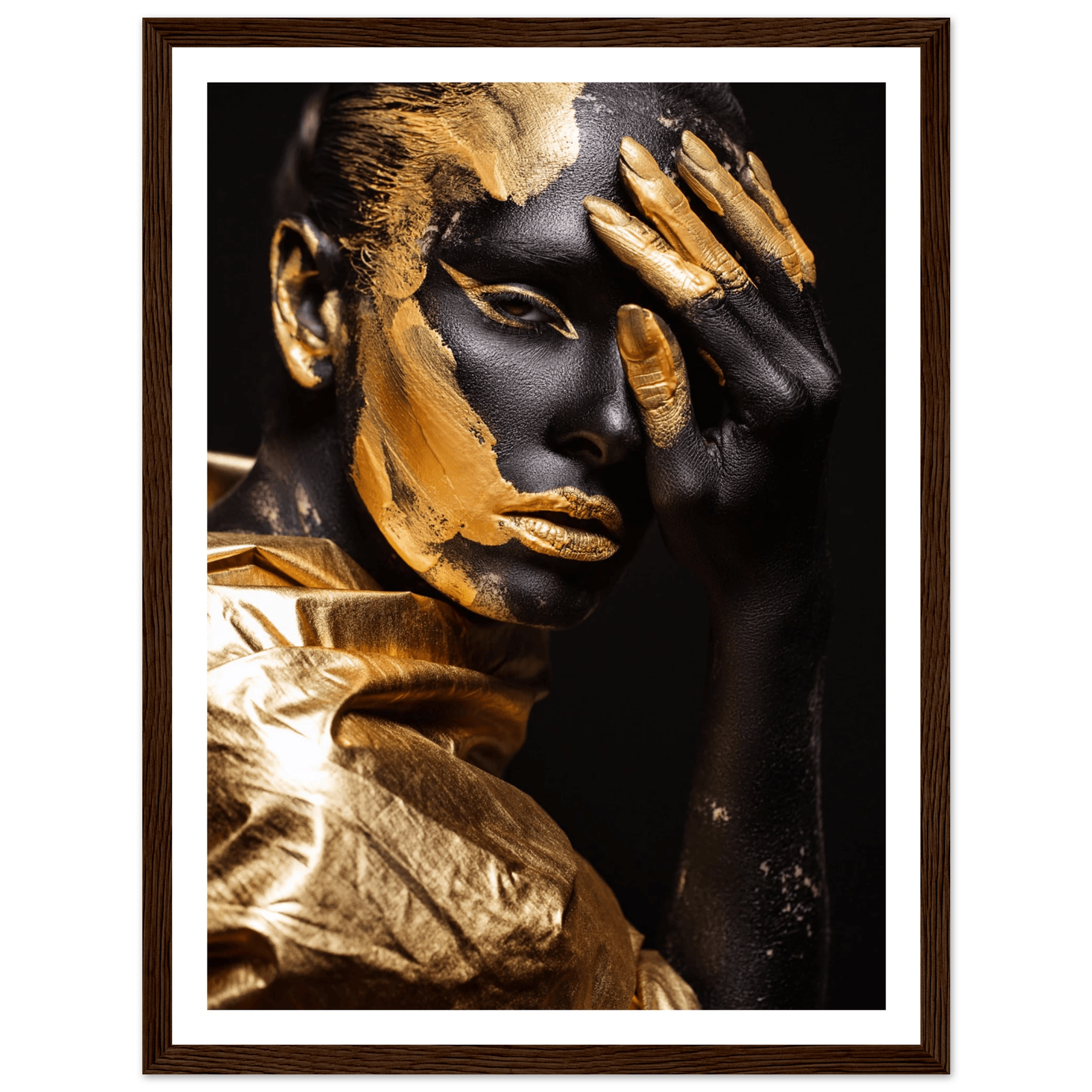 Eclipsed in gold - Poster - Arthena