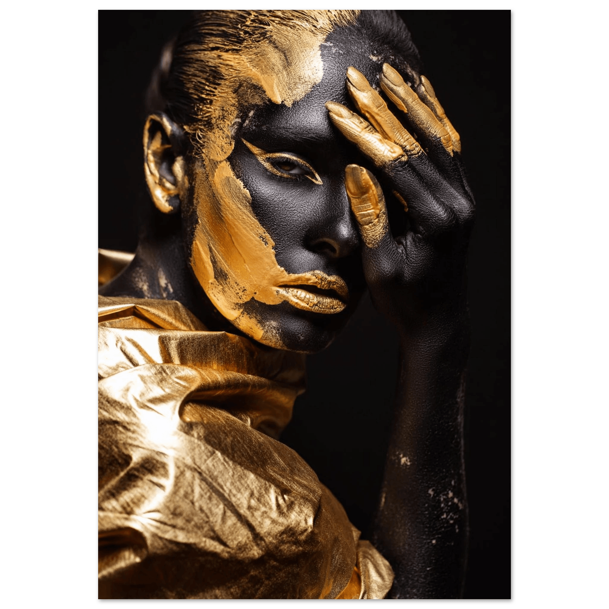 Eclipsed in gold - Poster - Arthena