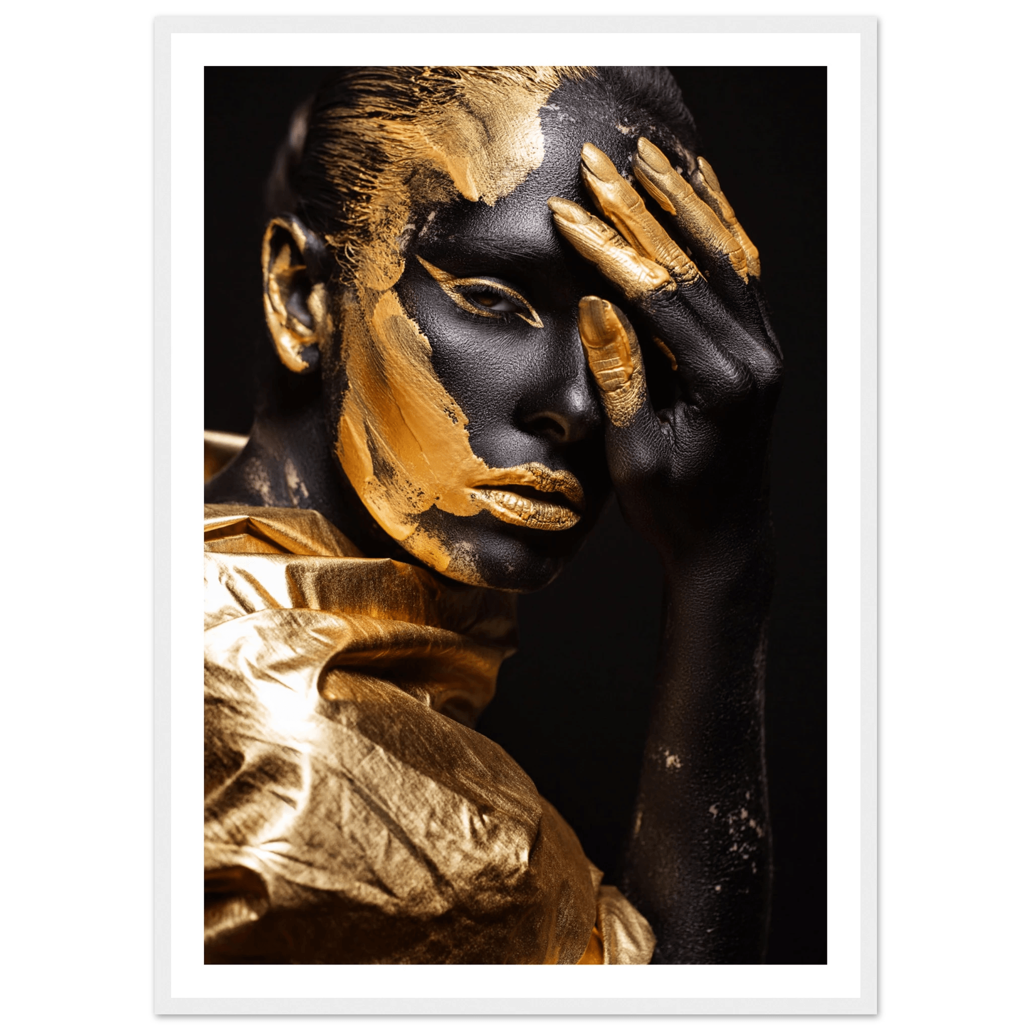 Eclipsed in gold - Poster - Arthena