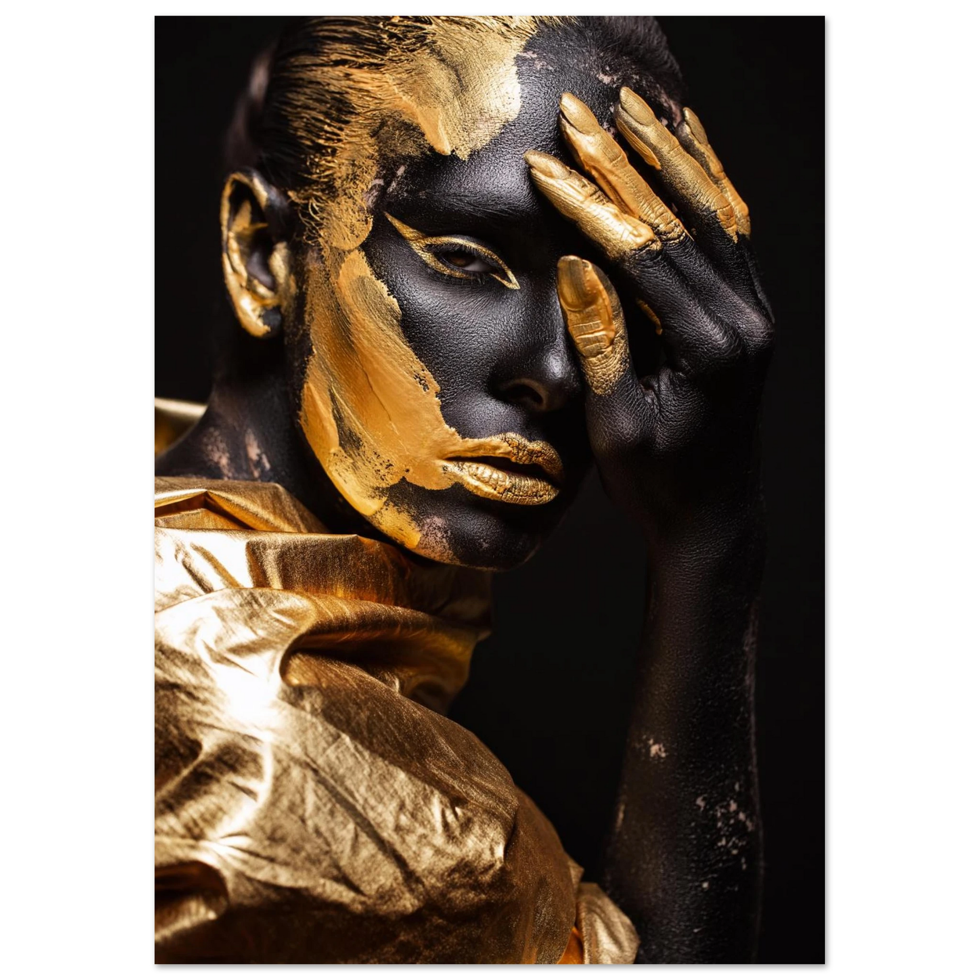 Eclipsed in gold - Poster - Arthena