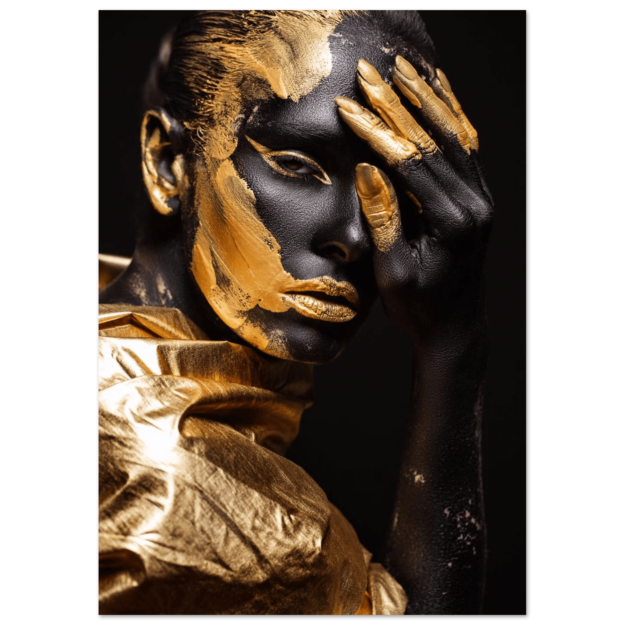 Eclipsed in gold - Poster - Arthena