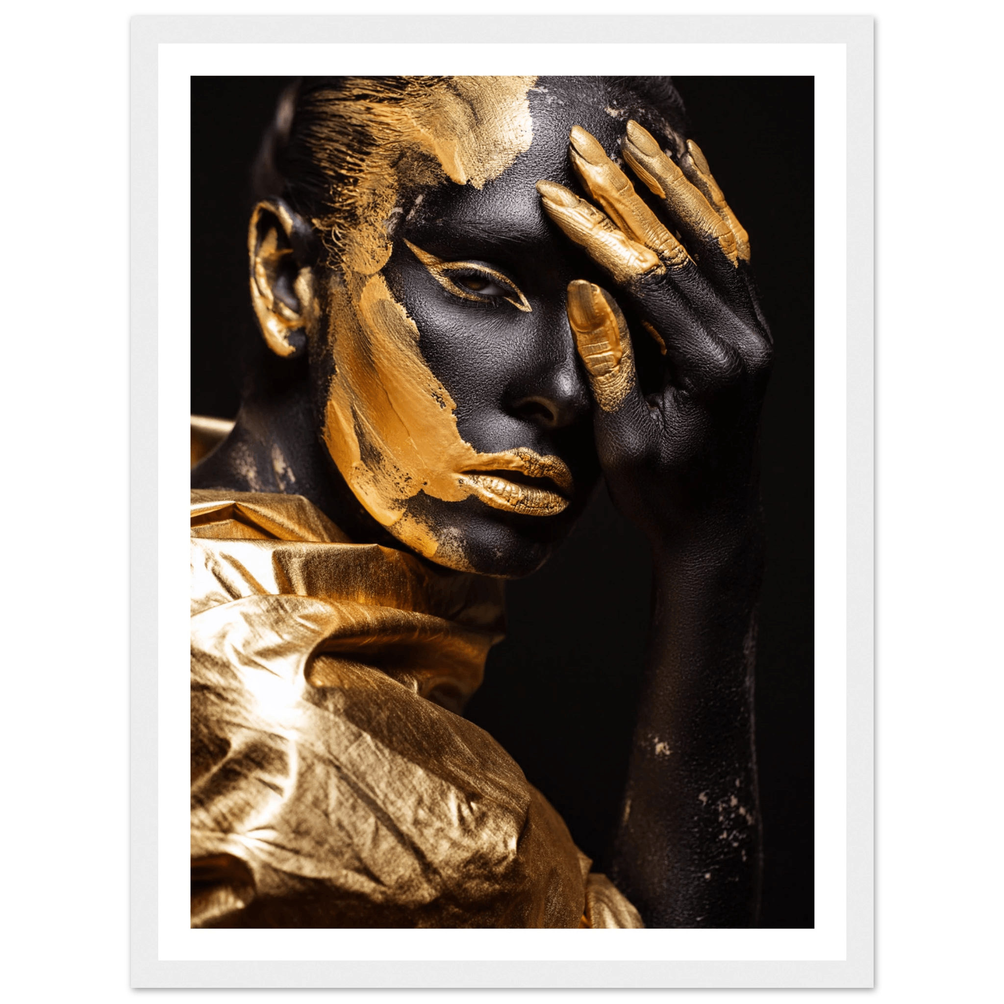 Eclipsed in gold - Poster - Arthena