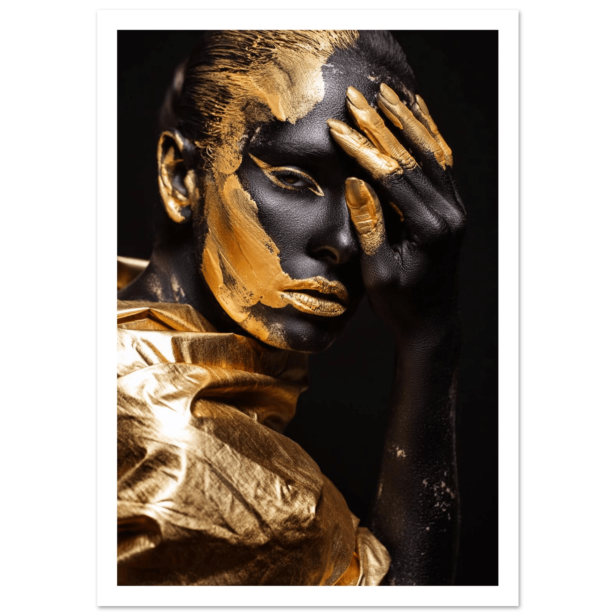 Eclipsed in gold - Poster - Arthena