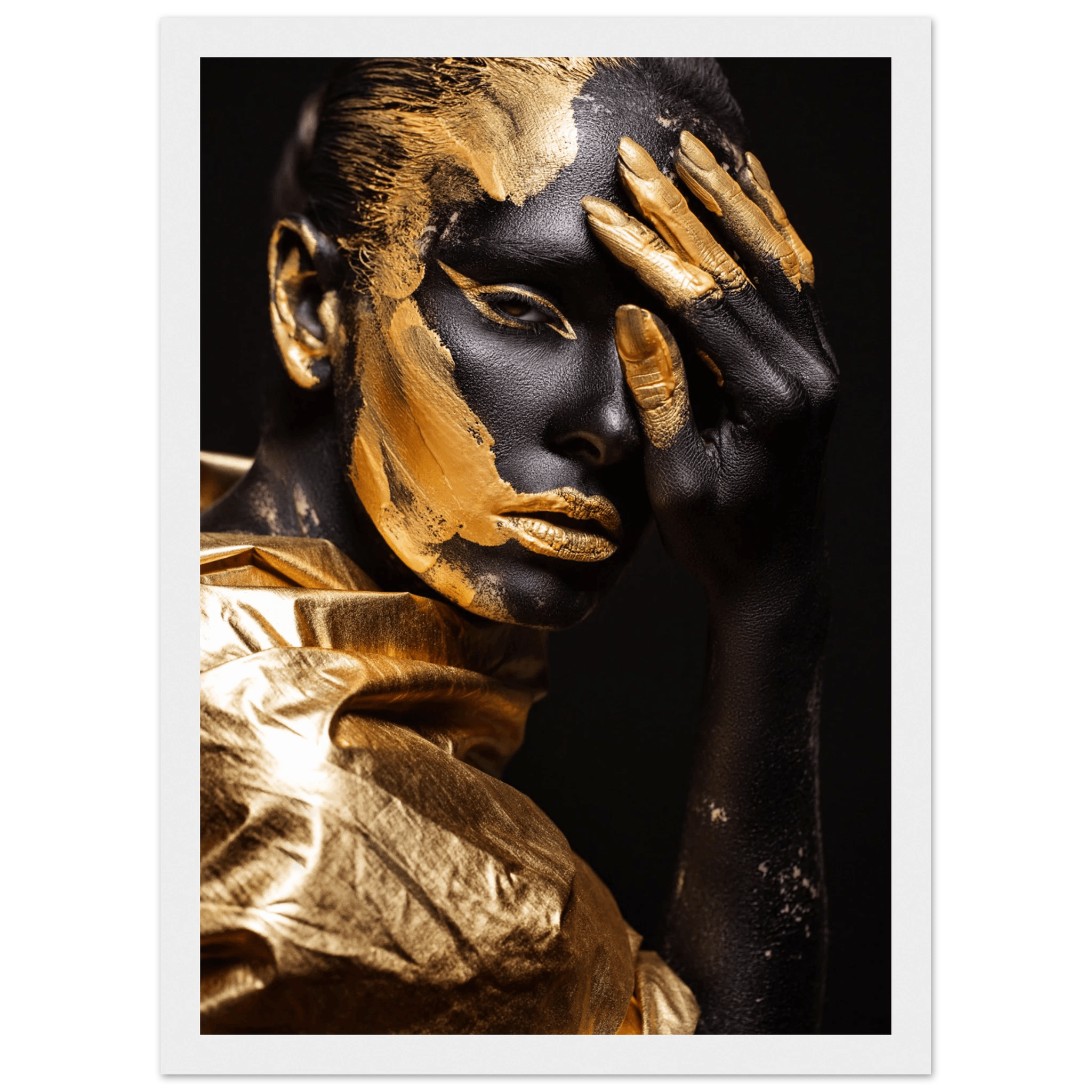 Eclipsed in gold - Poster - Arthena
