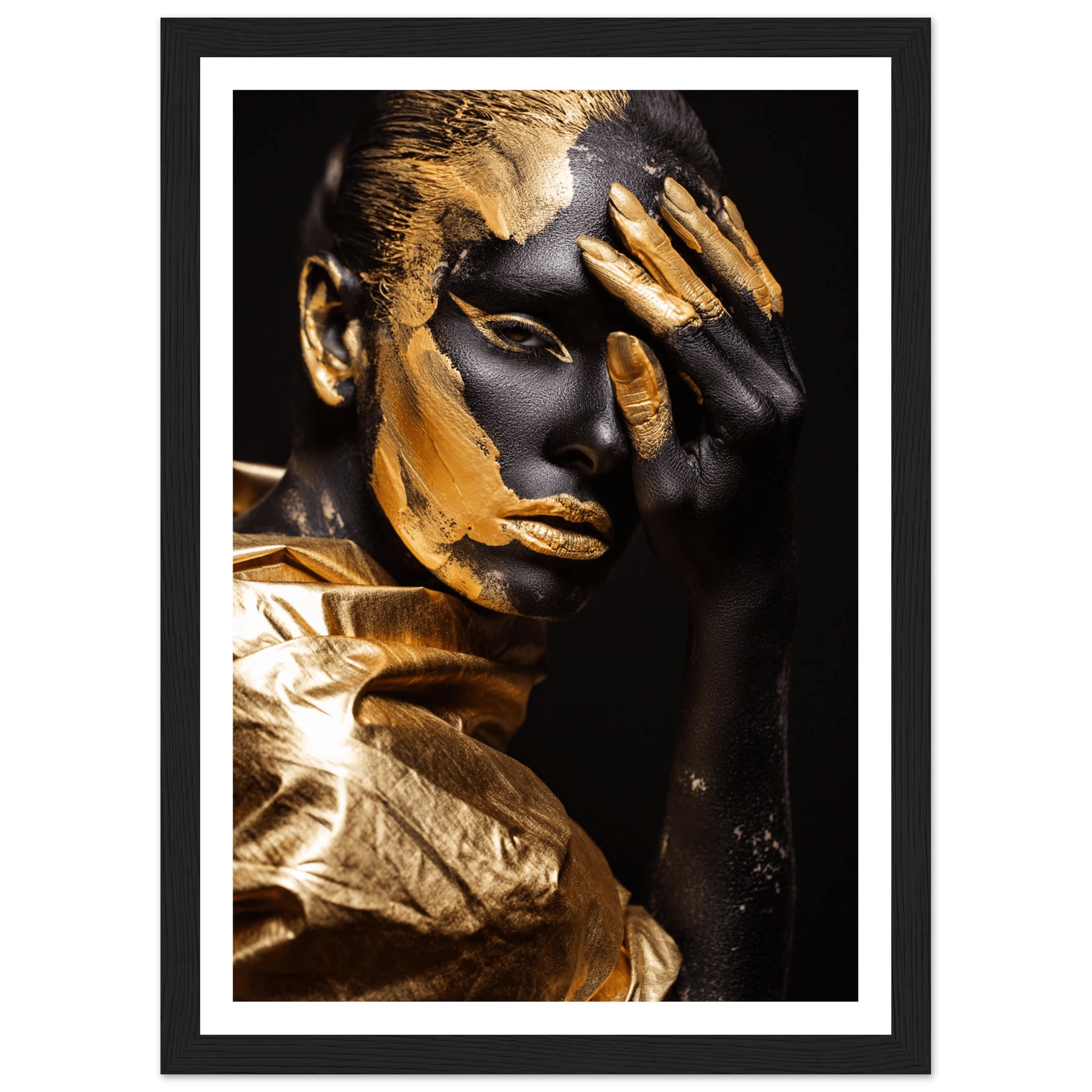 Eclipsed in gold - Poster - Arthena