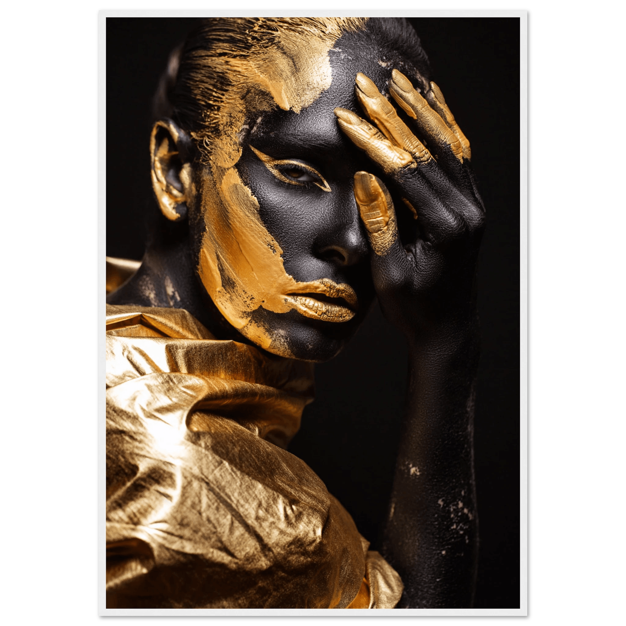 Eclipsed in gold - Poster - Arthena