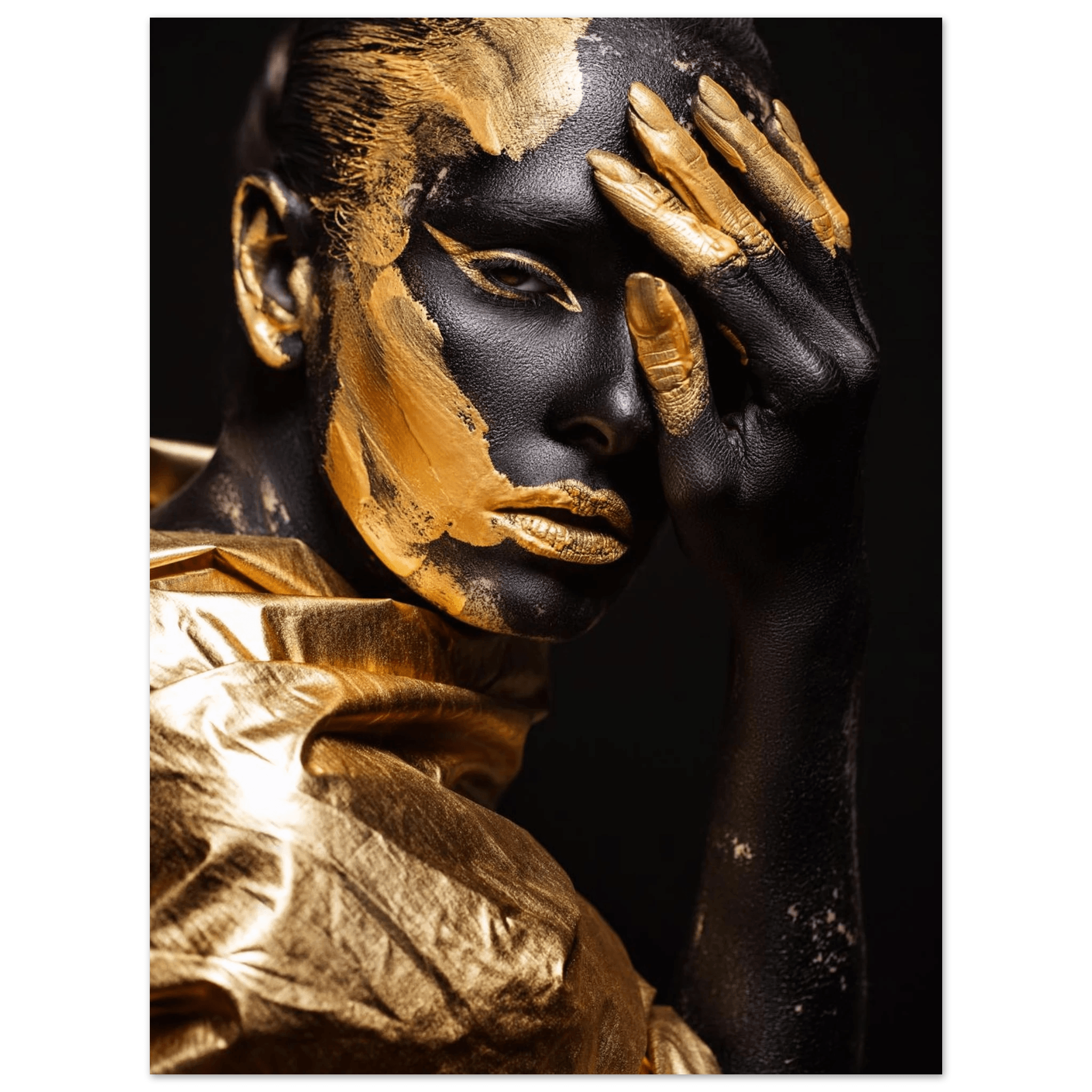 Eclipsed in gold - Poster - Arthena