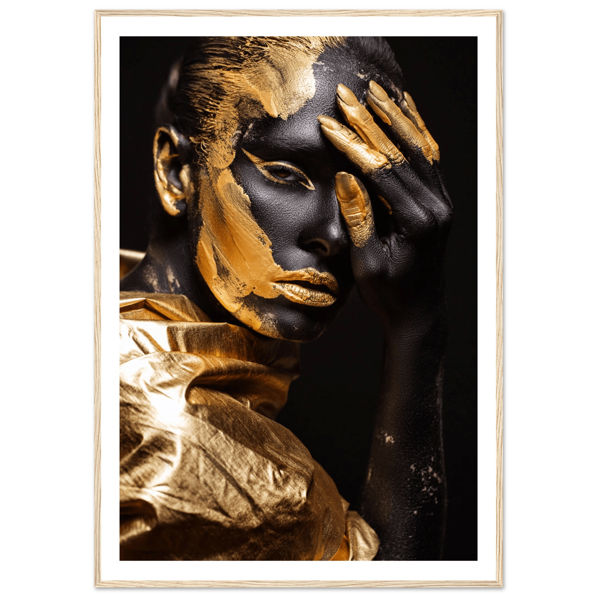 Eclipsed in gold - Poster - Arthena