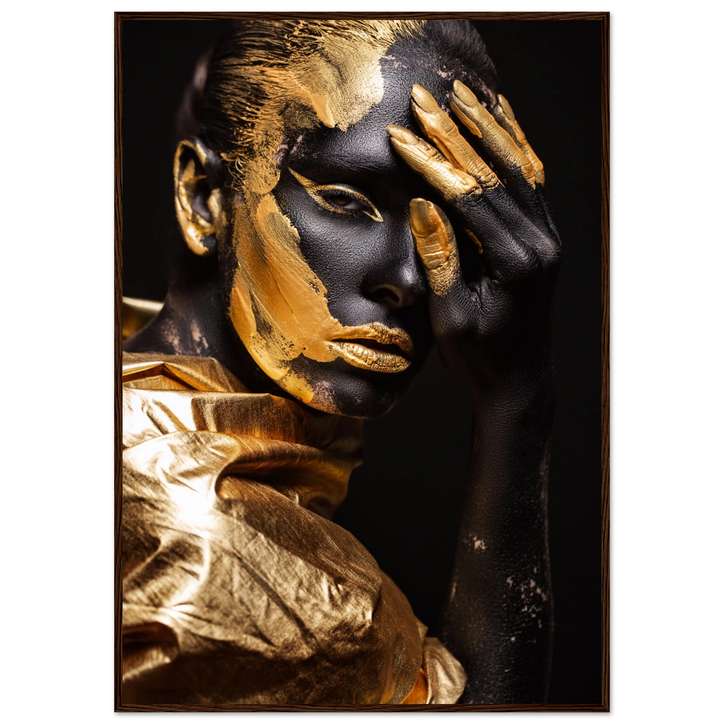 Eclipsed in gold - Poster - Arthena