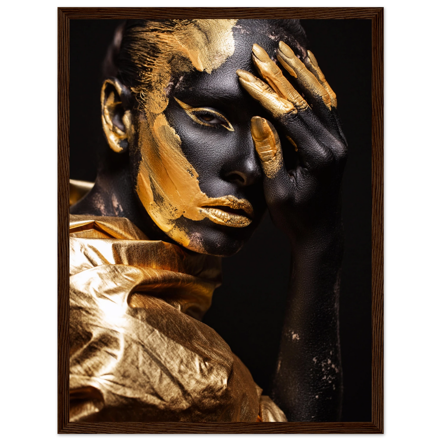Eclipsed in gold - Poster - Arthena