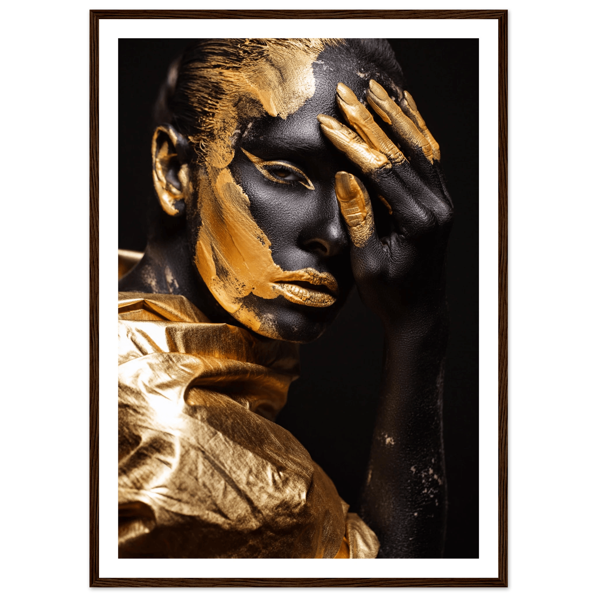 Eclipsed in gold - Poster - Arthena