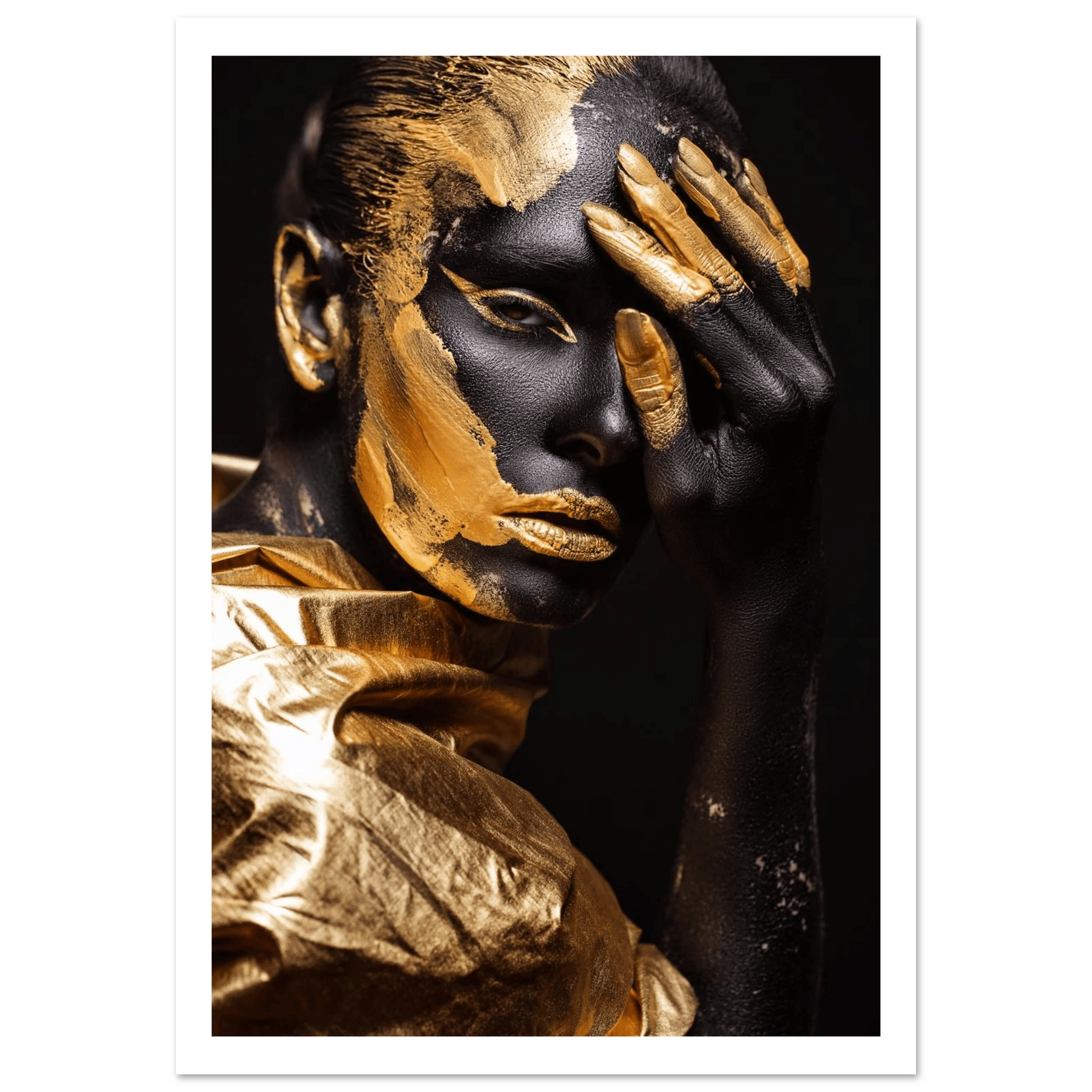 Eclipsed in gold - Poster - Arthena