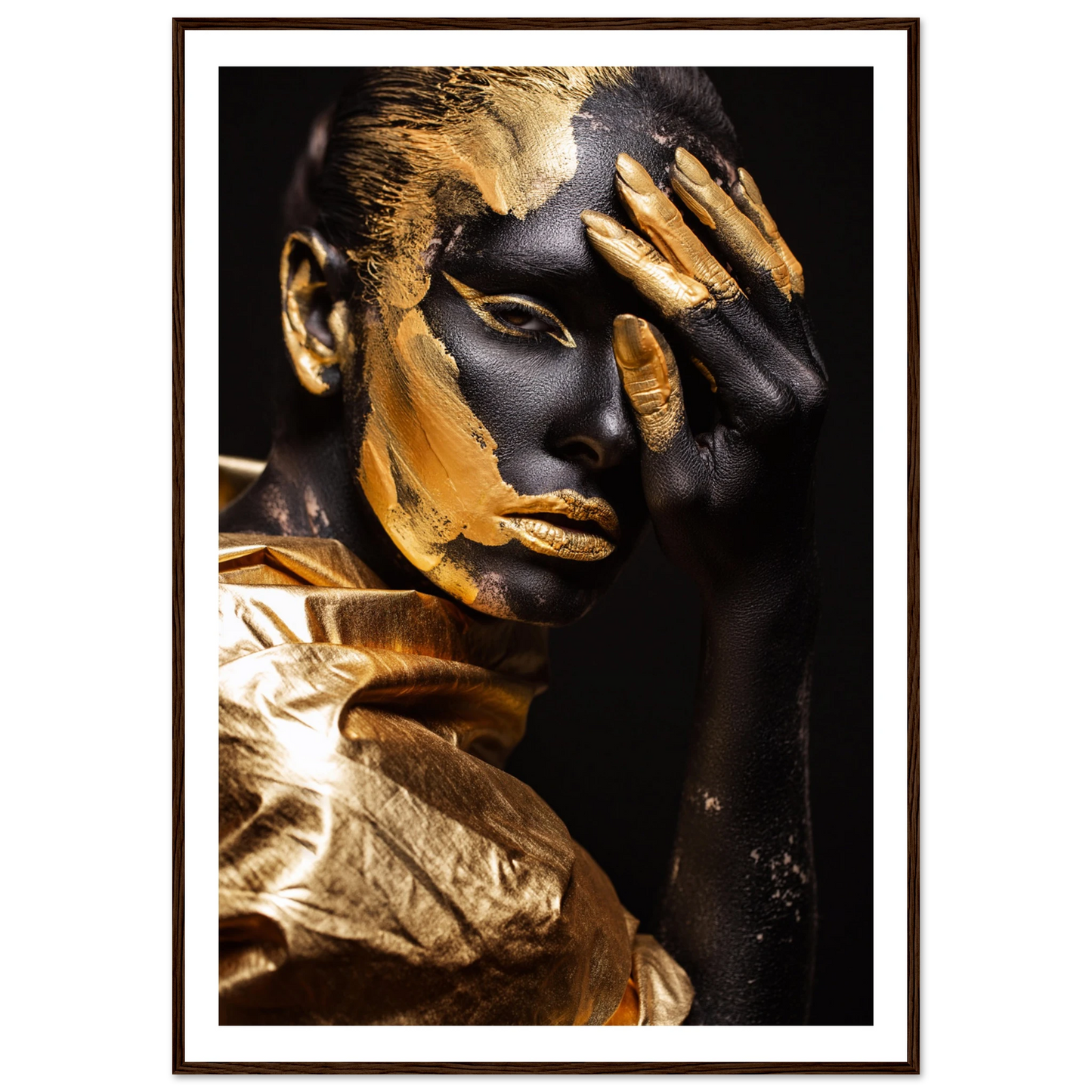 Eclipsed in gold - Poster - Arthena