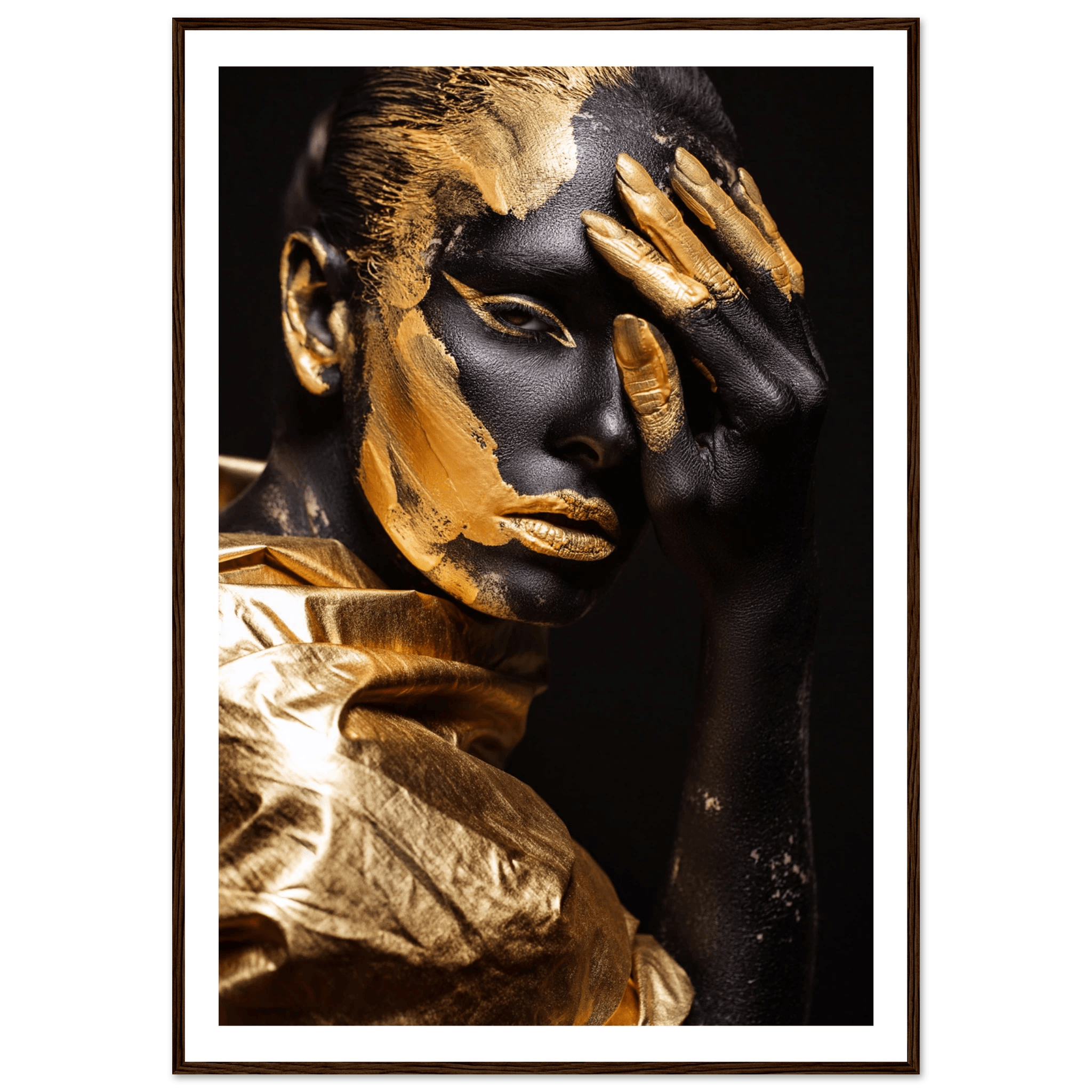 Eclipsed in gold - Poster - Arthena