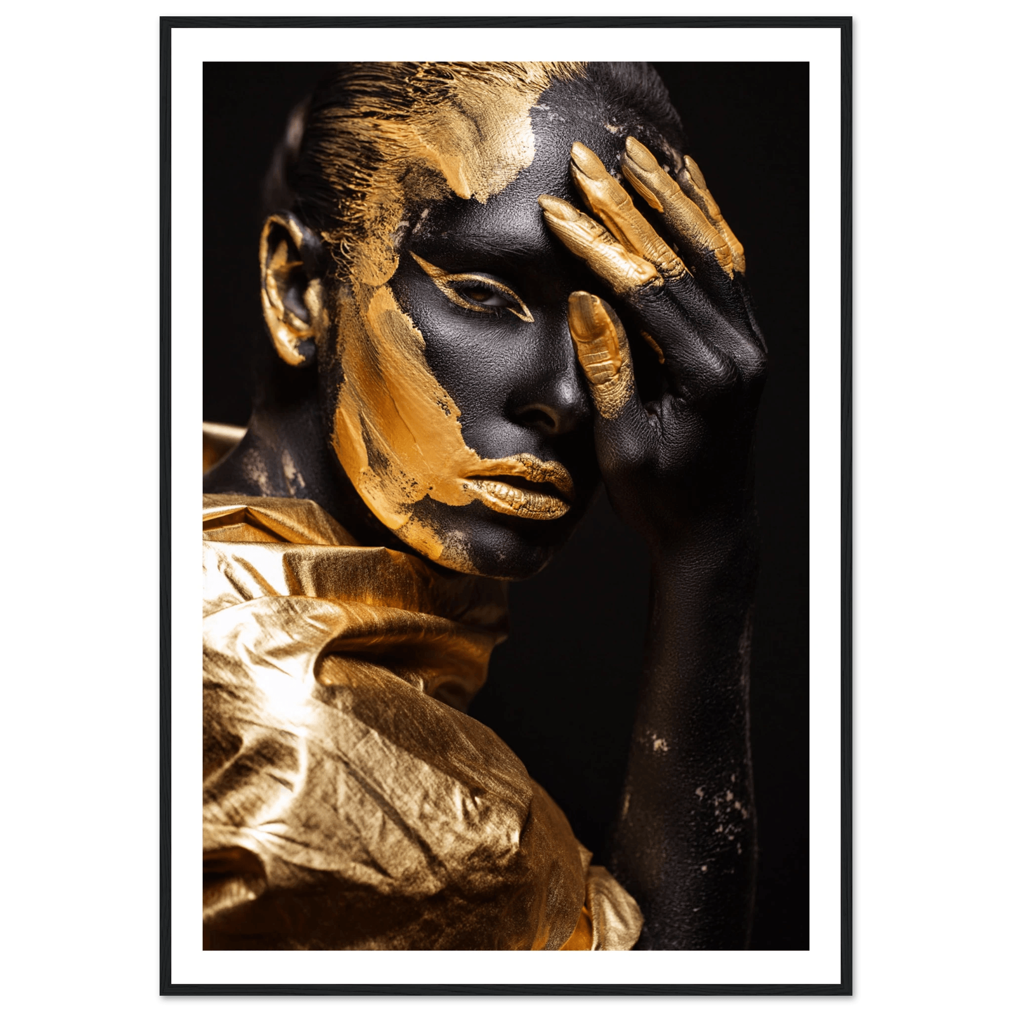Eclipsed in gold - Poster - Arthena