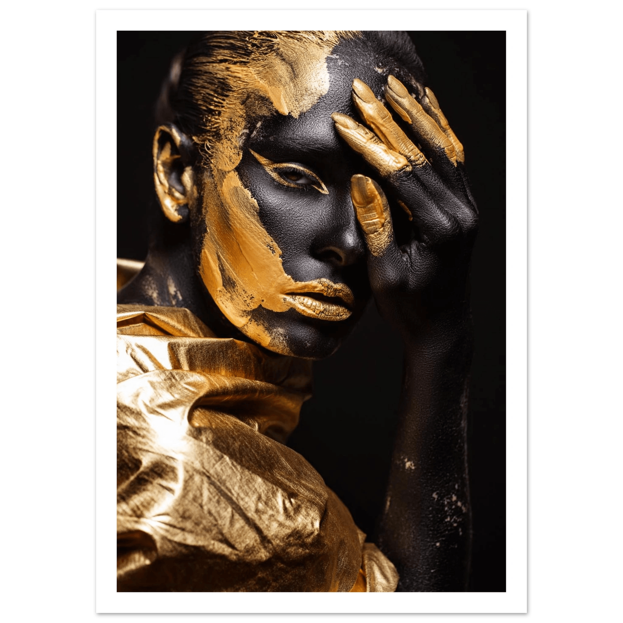 Eclipsed in gold - Poster - Arthena