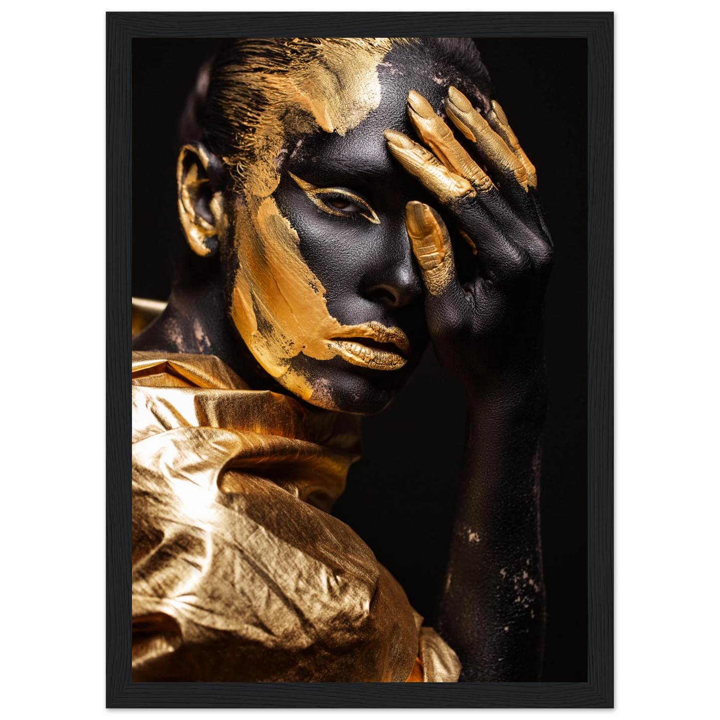 Eclipsed in gold - Poster - Arthena