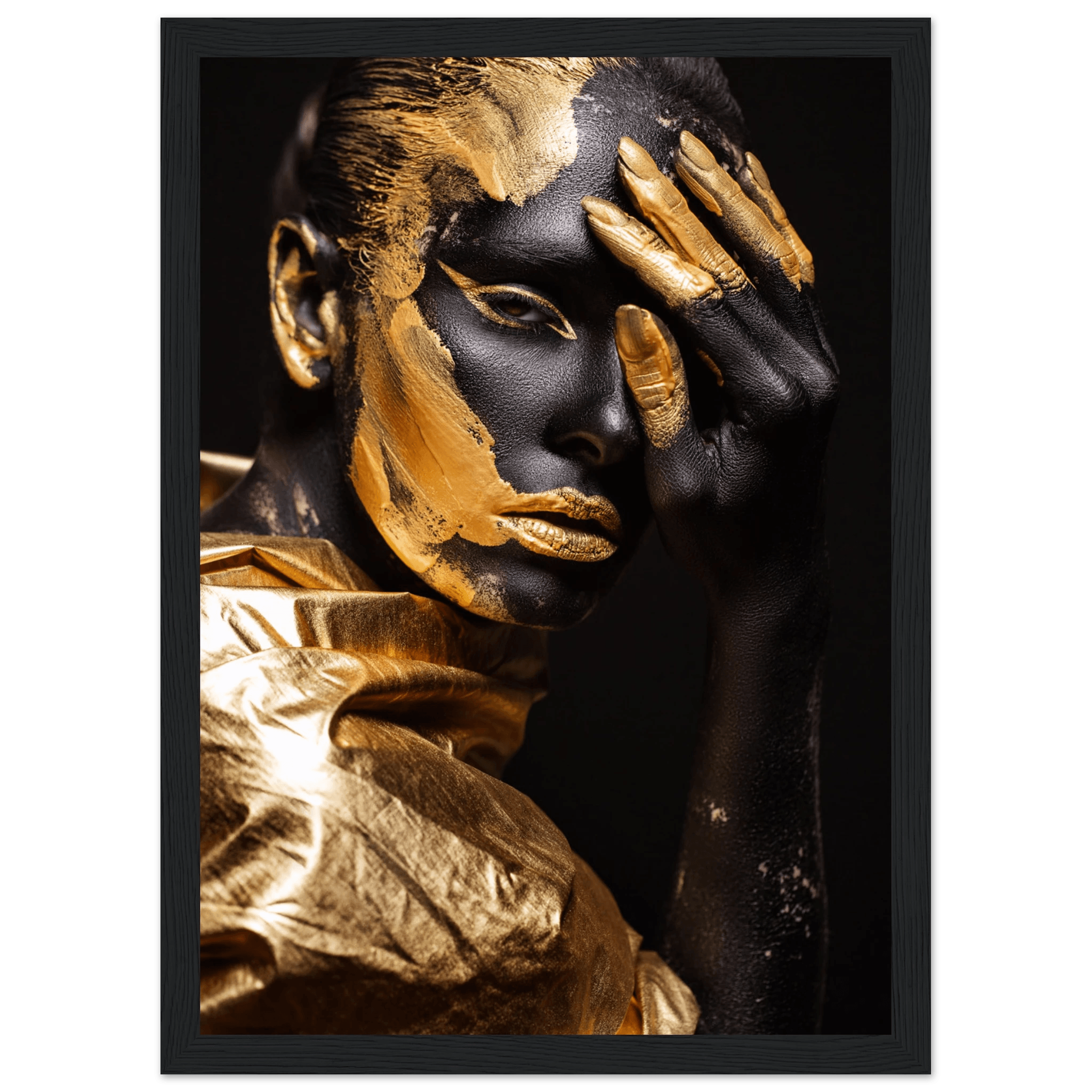 Eclipsed in gold - Poster - Arthena