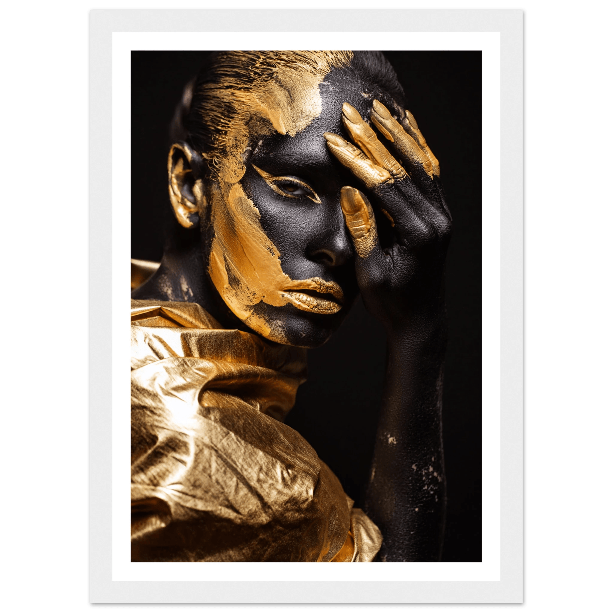 Eclipsed in gold - Poster - Arthena