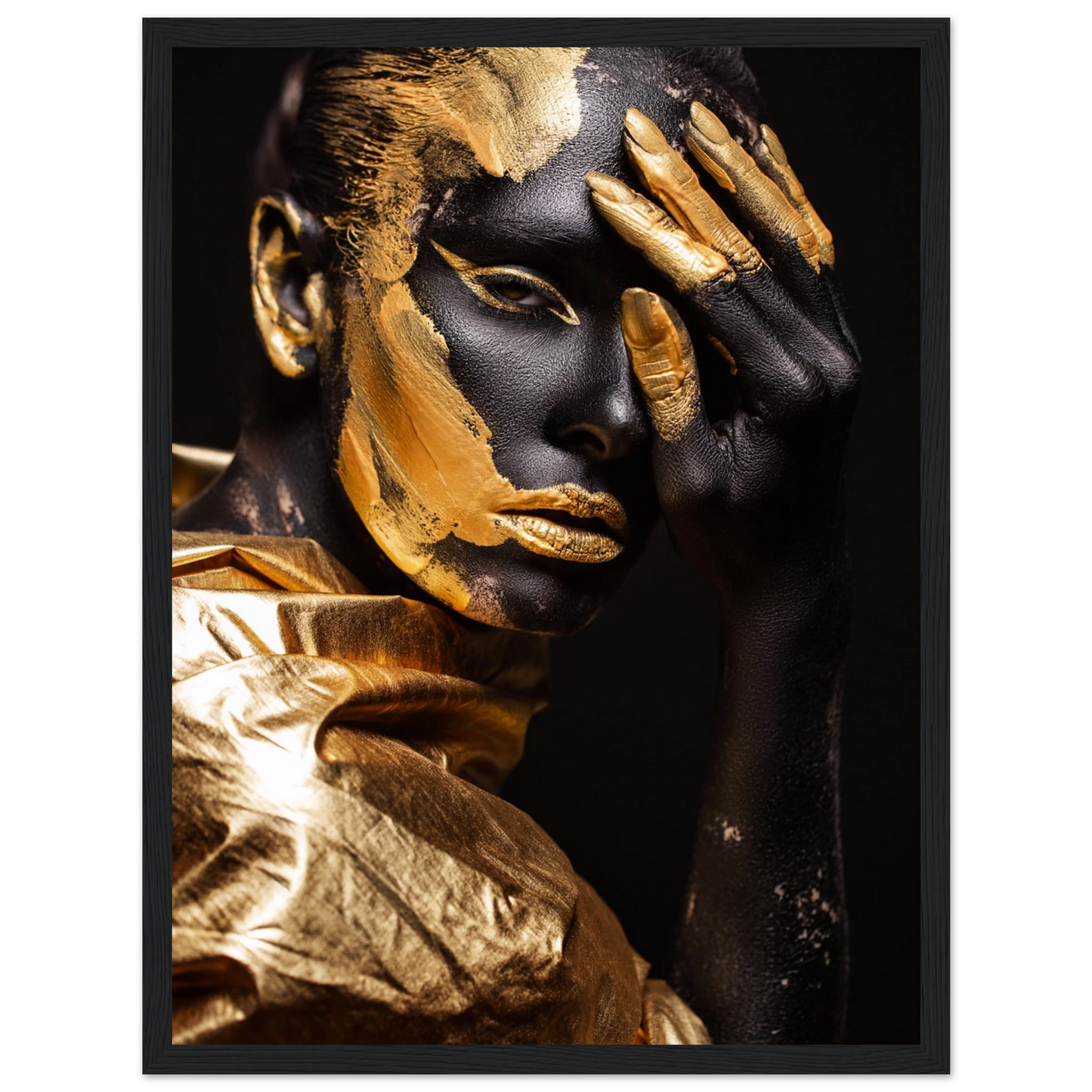 Eclipsed in gold - Poster - Arthena