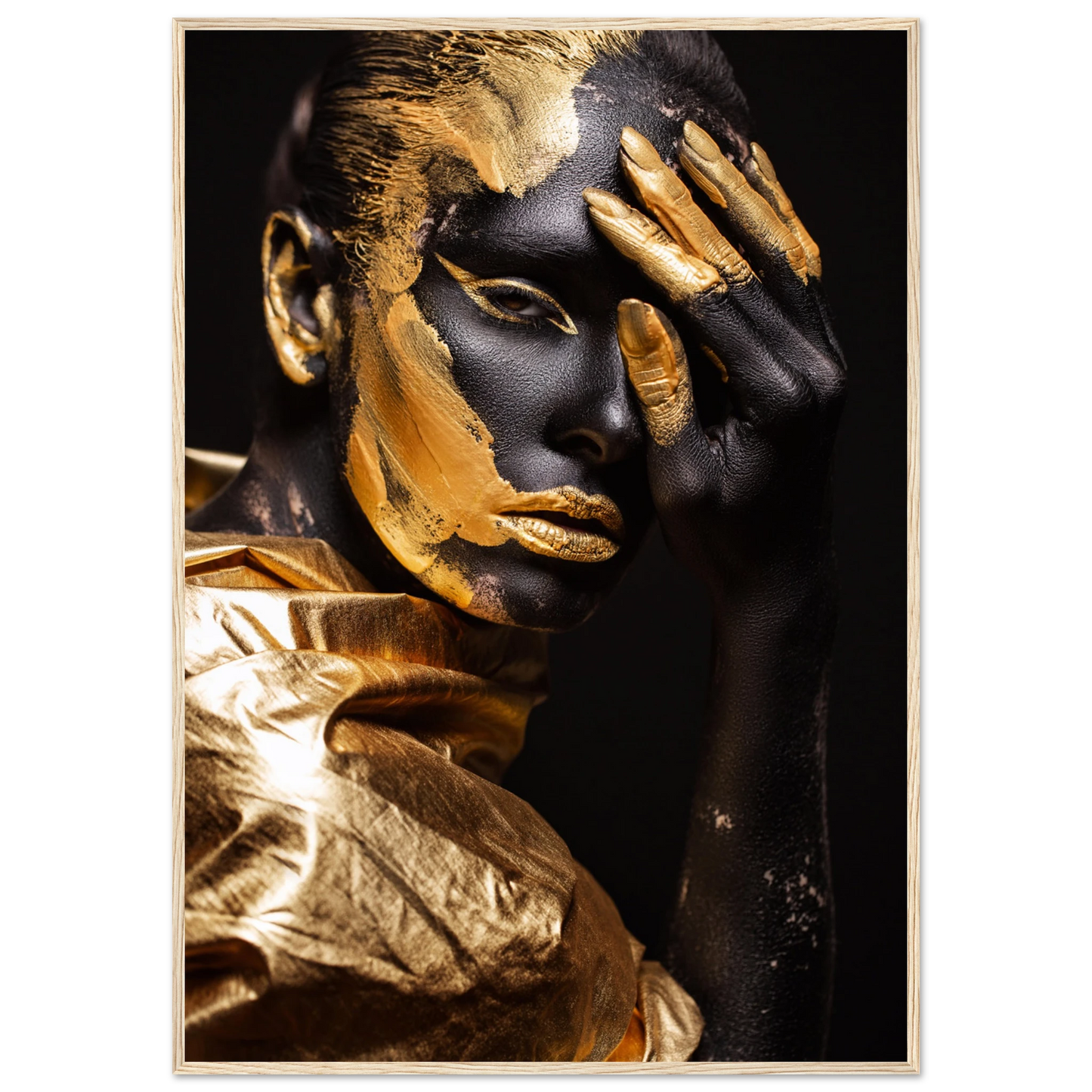 Eclipsed in gold - Poster - Arthena