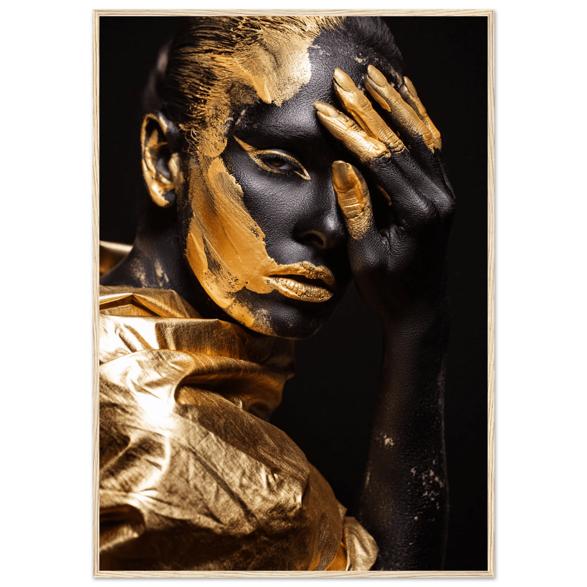 Eclipsed in gold - Poster - Arthena
