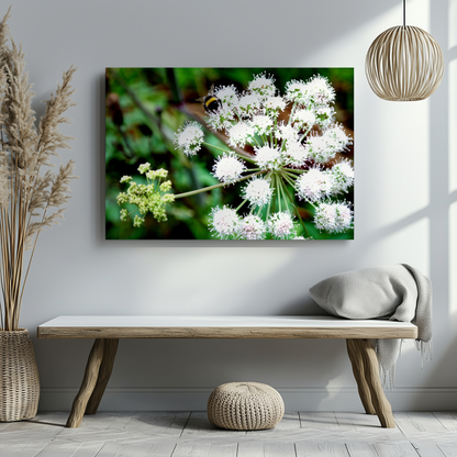 Expression of the bumblebee - Canvas - Arthena