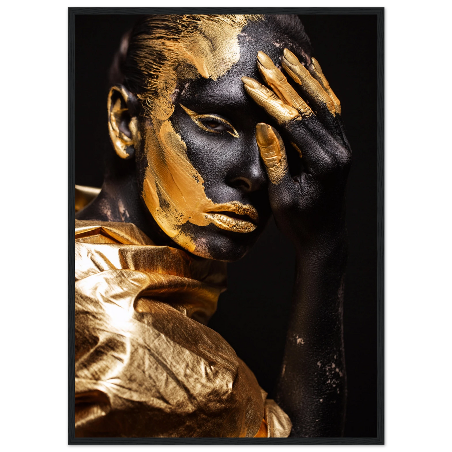 Eclipsed in gold - Poster - Arthena