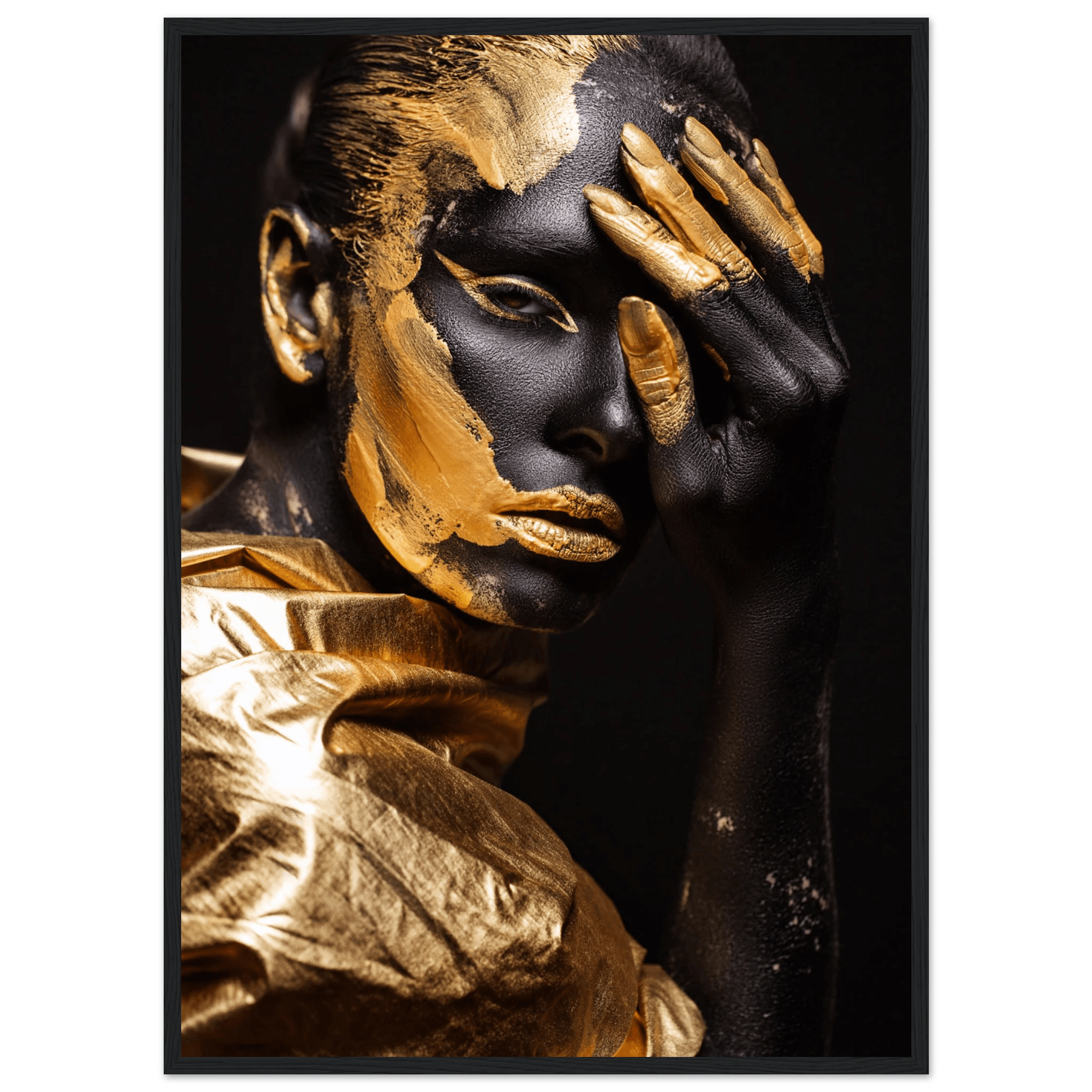 Eclipsed in gold - Poster - Arthena