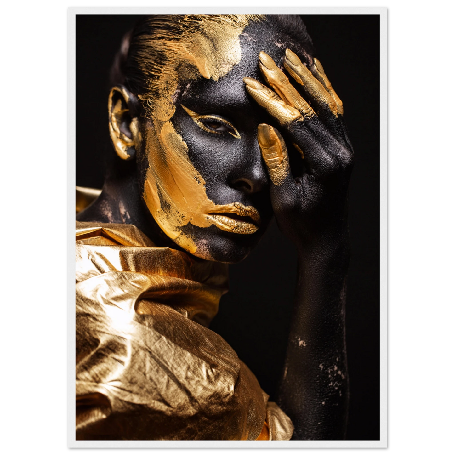 Eclipsed in gold - Poster - Arthena