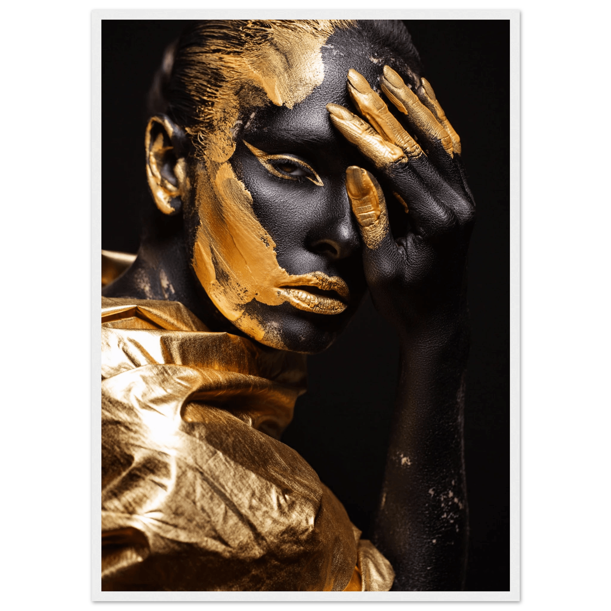 Eclipsed in gold - Poster - Arthena