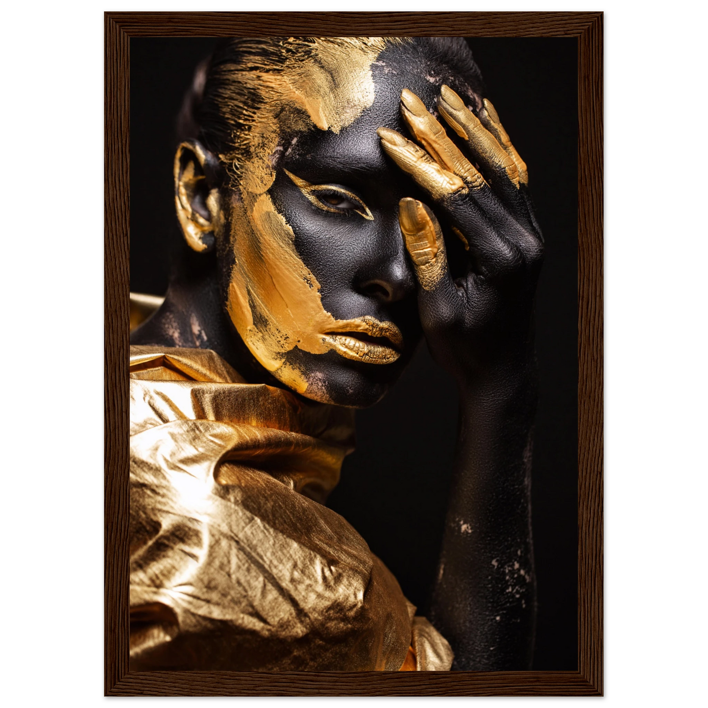 Eclipsed in gold - Poster - Arthena