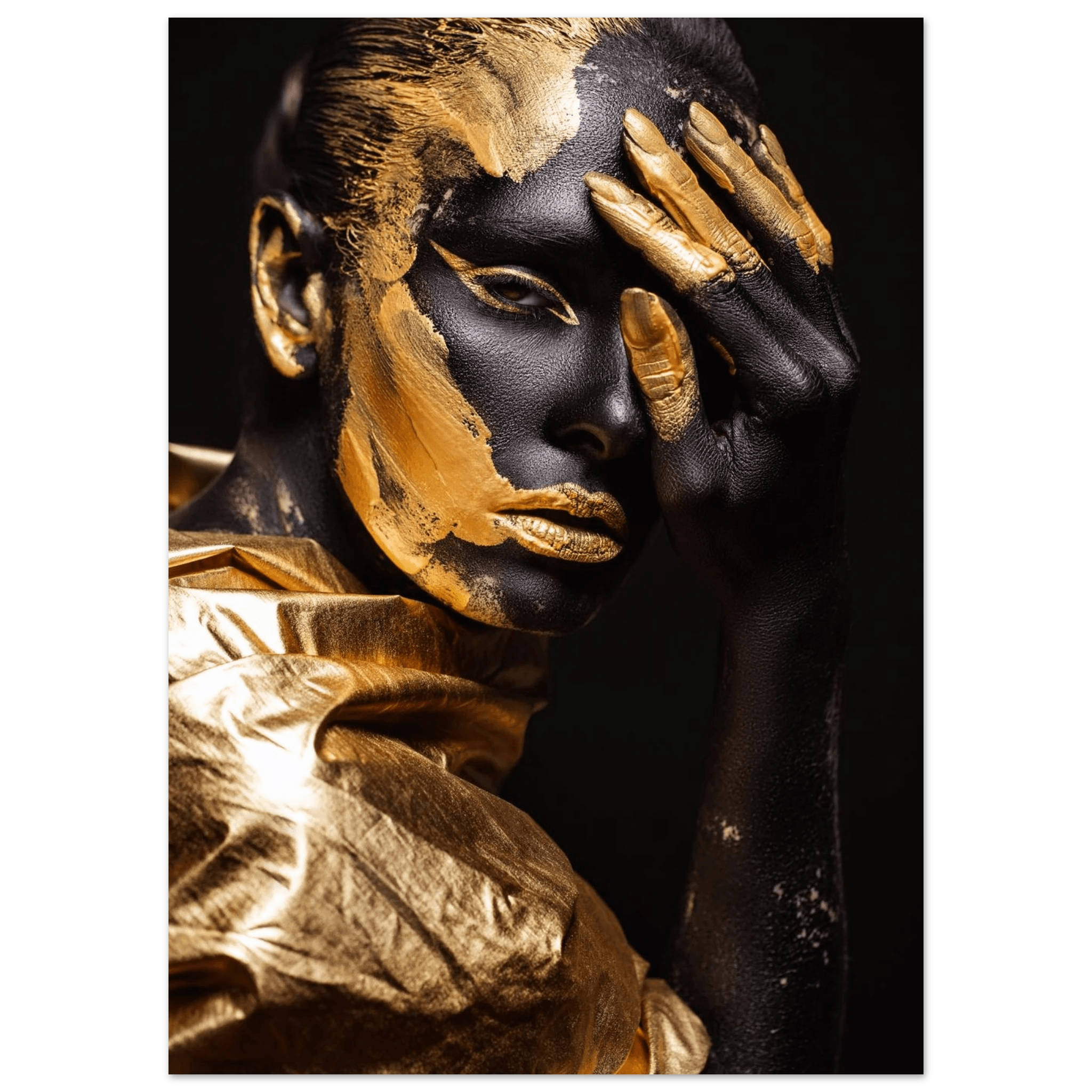 Eclipsed in gold - Poster - Arthena