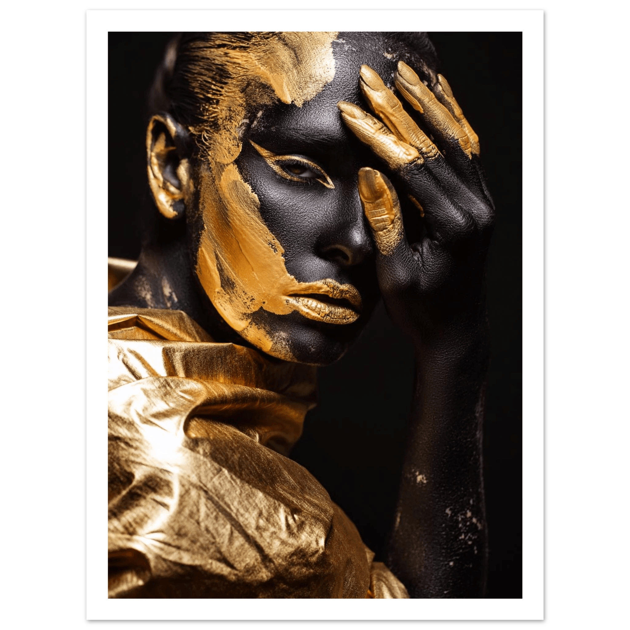 Eclipsed in gold - Poster - Arthena